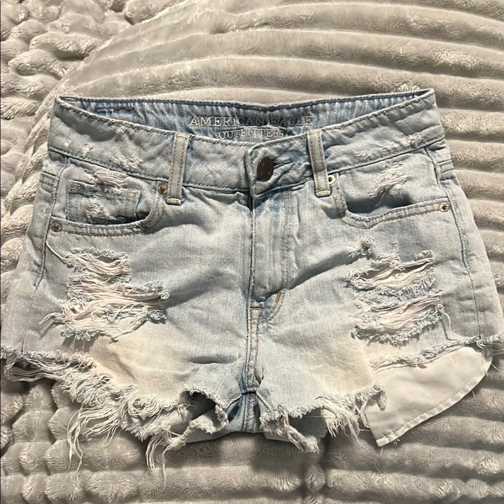 American Eagle Outfitters Light Wash Ripped Jean Shorts Size 0